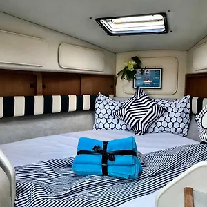  Bateau-hôtel Yacht Experience Barcelona